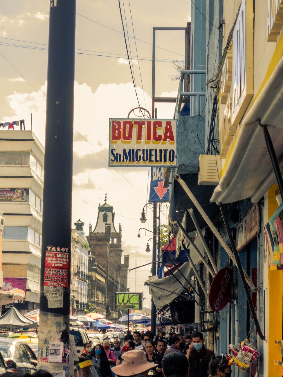 La gran plaza, aunque vertiginosa, va despacio